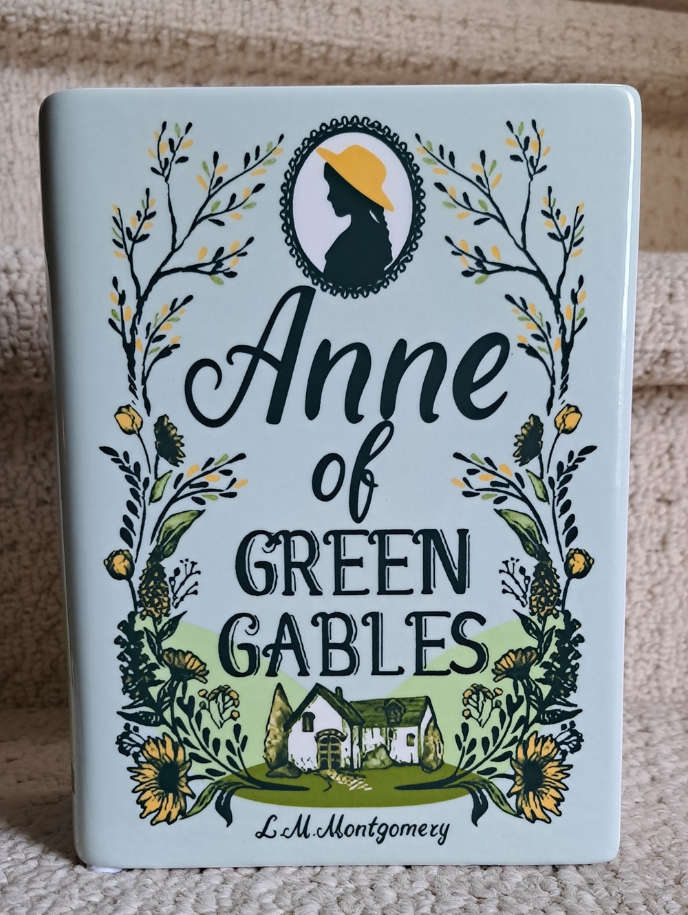 Anne Of Green Gables Decorative Ceramic Book Shaped Vase. NEW!